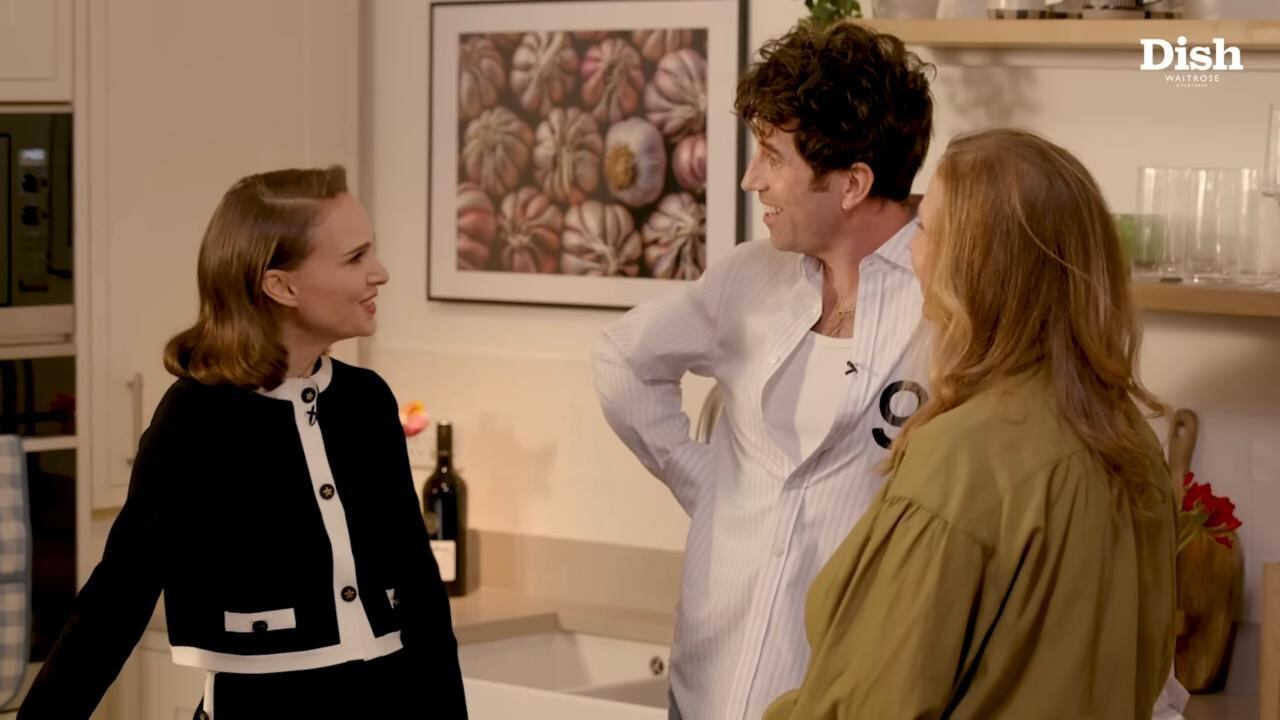 La actriz reveló sus preferencias culinarias, desafíos del veganismo en París y recuerdos familiares ligados a la comida (Dish Podcast)