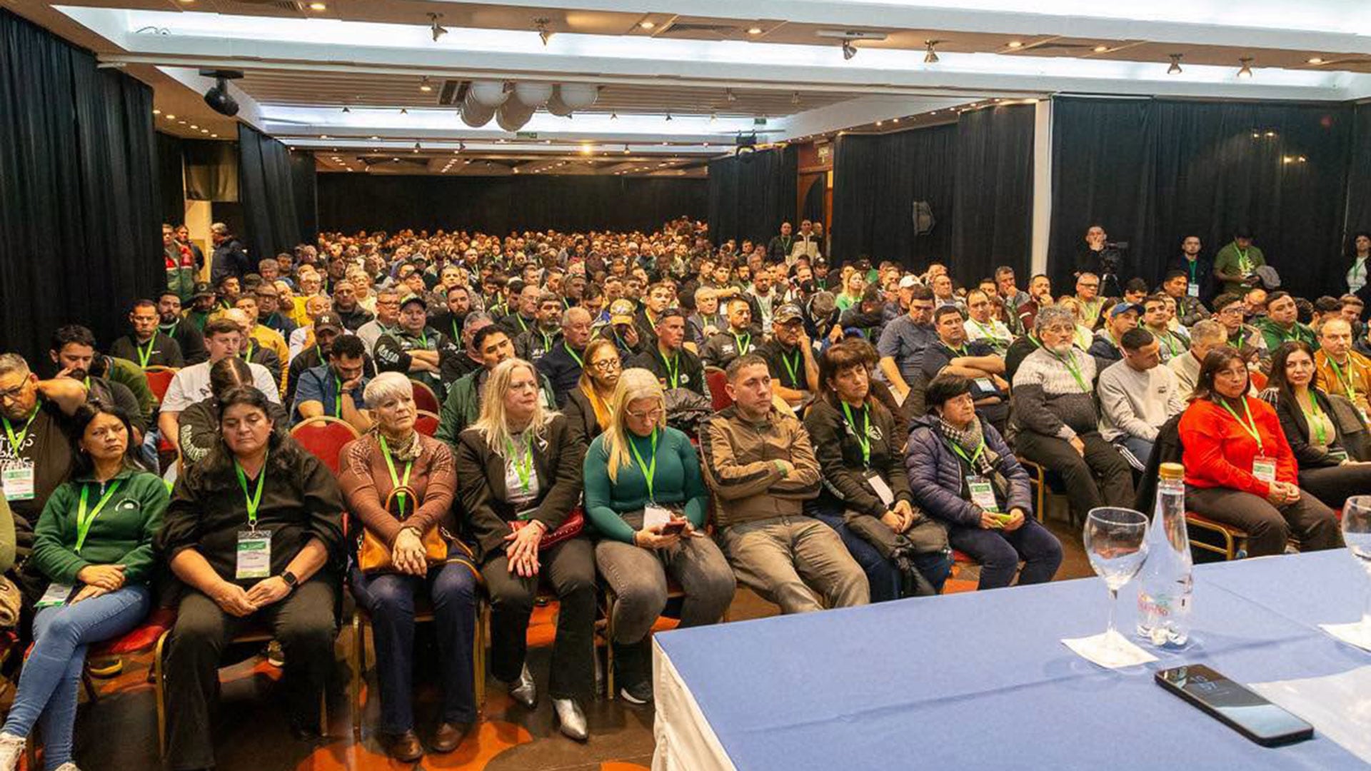 Los congresales del Sindicato de Camioneros fueron convocados de urgencia para decidir la expulsión de Claudio Balazic