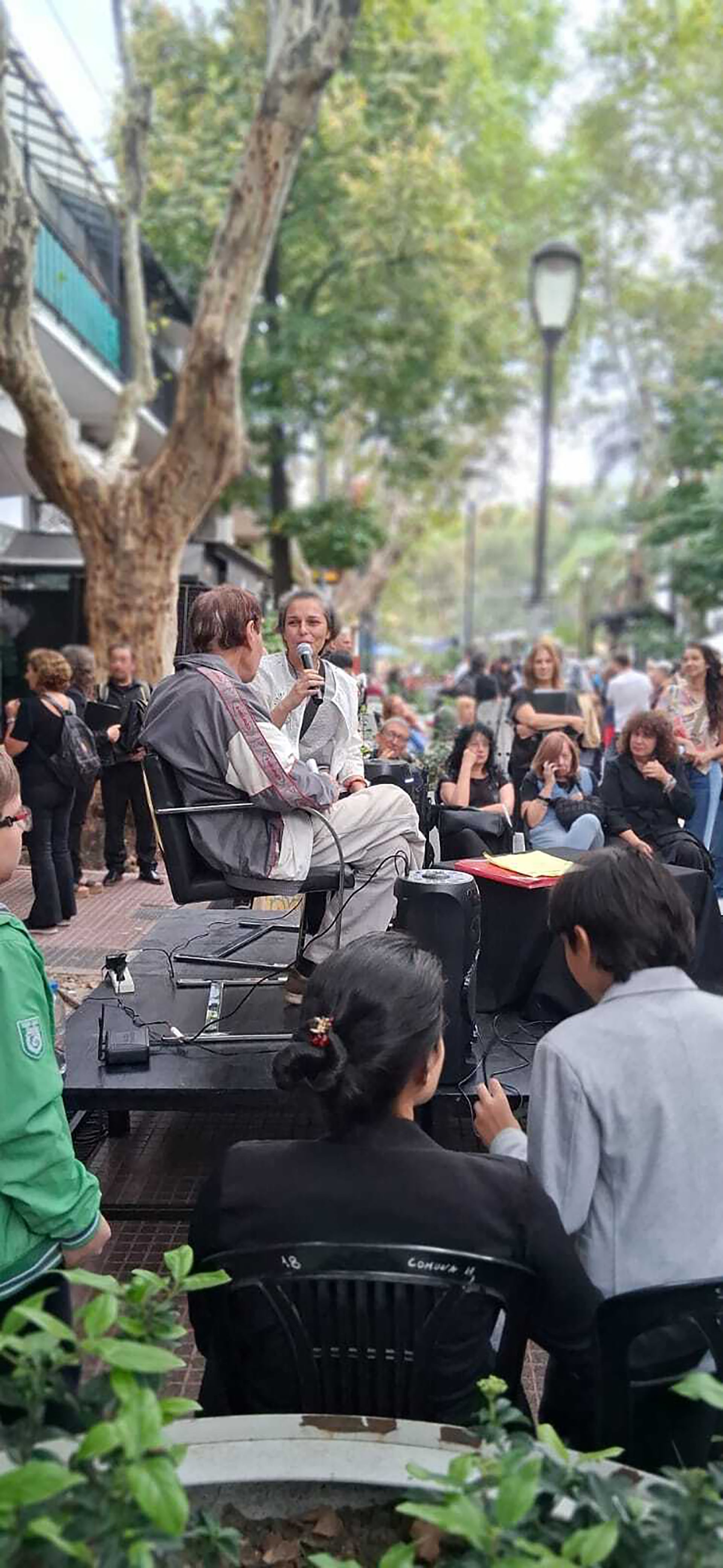 Librerías como Nuestro Arcón participaron en la feria y visibilizaron la crisis del mercado editorial argentino frente al cierre de locales tradicionales