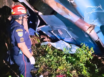 n siniestro vial en el sur de Guatemala involucró a un camión y un mototaxi, dejando seis muertos y un sobreviviente que fue hospitalizado mientras la policía busca al conductor responsable (Cortesía: @ASONBOMDGT).
