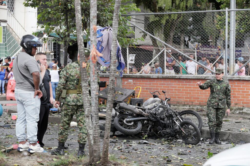 La senadora Paloma Valencia señaló que Colombia atraviesa una crisis marcada por atentados, violencia en regiones específicas y asedio de grupos ilegales - crédito EFE