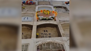 Así luce una lápida de