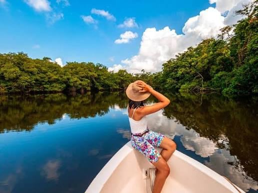 La estrategia de turismo auténtico apuesta por experiencias de gastronomía, arte textil, biodiversidad y tradiciones locales como los barriletes gigantes de Sumpango. (Inguat)