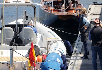 El rey Juan Carlos junto a la infanta Elena en Sanxenxo (Europa Press)