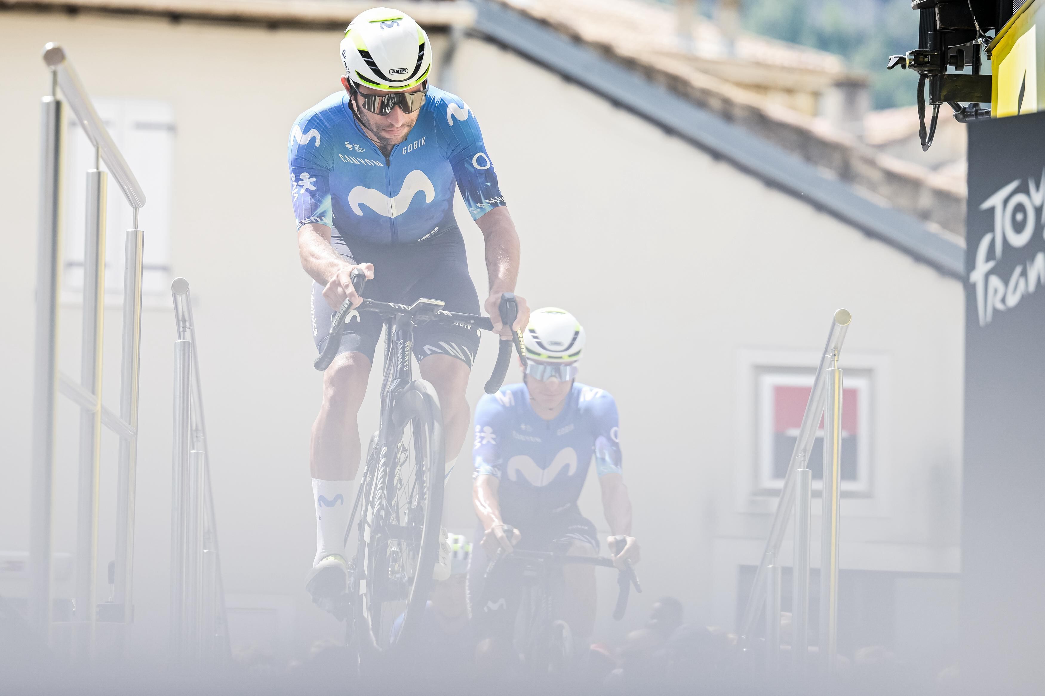 Fernando Gaviria, ciclista del equipo Movistar se retira del Tour de Francia 2024 - crédito @Movistar_Team / X