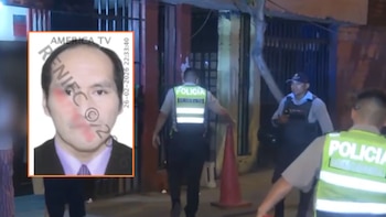 Composición de un retrato tipo carné de Ronald Zamudio Blas sobre una escena nocturna con policías y un cono de tráfico, posiblemente en el lugar del crimen
