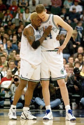 Shawn Bradley sufrió un accidente