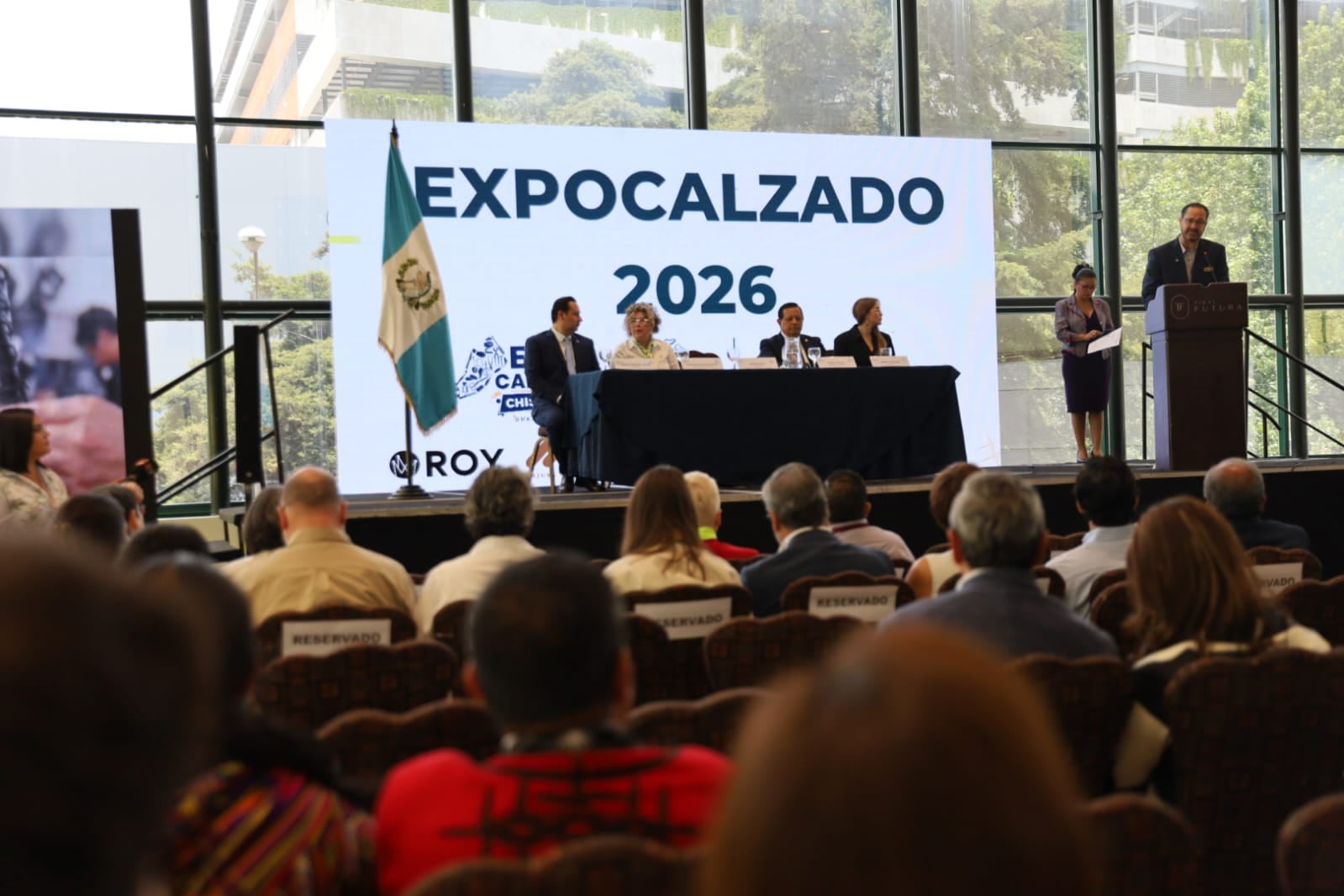 GRECALZA e INTECAP realizaron la primera graduación del CECAP con 60 nuevos técnicos en diseño de calzado, incluidos 15 de la región occidental. (Cámara de Industria de Guatemala)