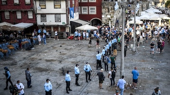 El cordón policial para calmar