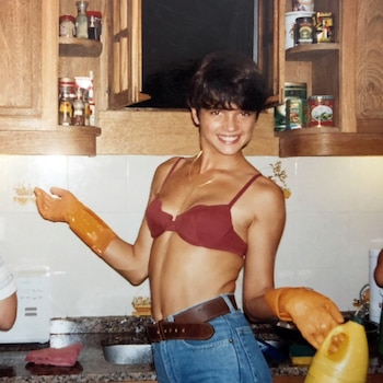 "Limpiando los platos en mi