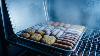 Retiran productos congelados del mercado por posible presencia de fragmentos de plástico en alimentos