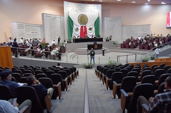 Com o voto de Morena e seus aliados, o Congresso de Veracruz aprovou um ato que confirma o encerramento da cassação do mandato. Crédito: X/ @legisver