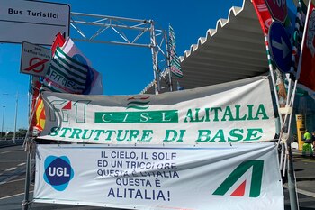 Trabajadores de Alitalia protestan en