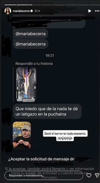 Una captura de pantalla de un chat de Instagram muestra una historia de María Becerra en un gimnasio, con un usuario comentando y la cantante respondiendo