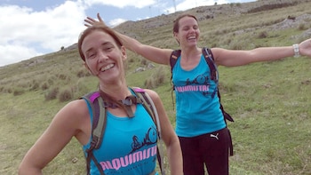 Al frente, Gaby. Sus amigas