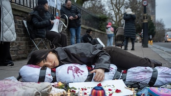 Varios policías heridos y manifestantes