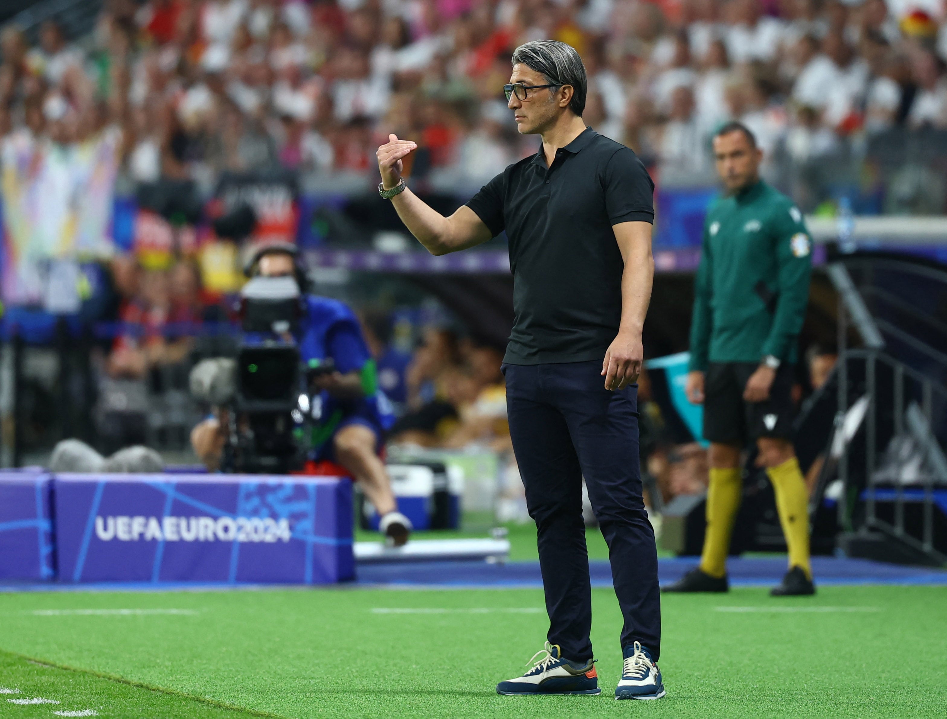 Murat Yakin durante el partido con Alemania de la Eurocopa 2024 (Foto: Reuters/Kai Pfaffenbach)