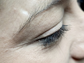 El uso diario de cosméticos en los ojos se asocia al desarrollo de molestias visuales persistentes y síndrome de ojo seco. - Universidad Autónoma de Sinaloa (UAS)