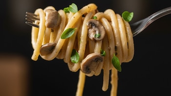 Close-up del espagueti con salsa