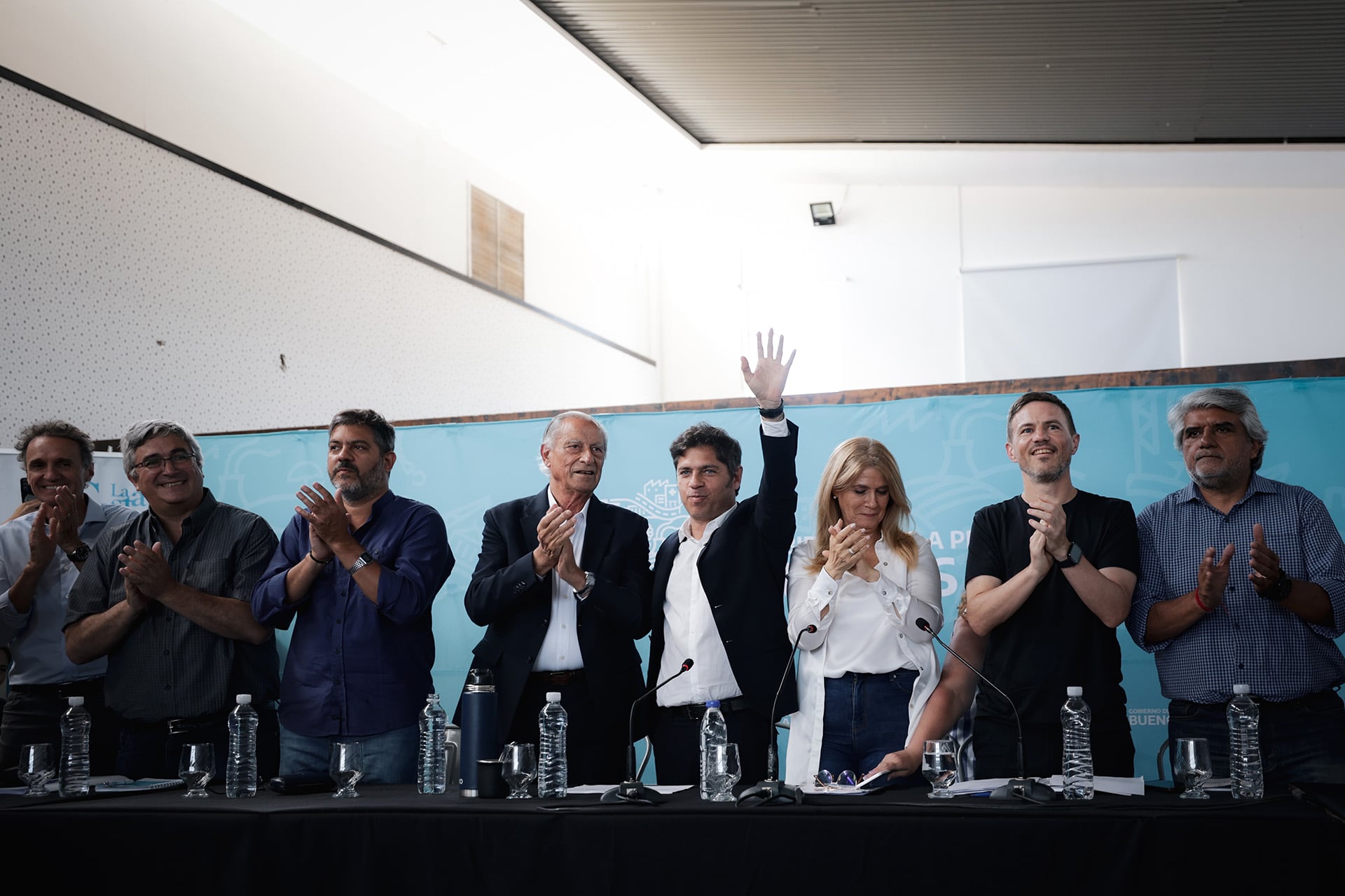 Kicillof junto a los principales dirigentes del Movimiento Derecho al Futuro (MDF)