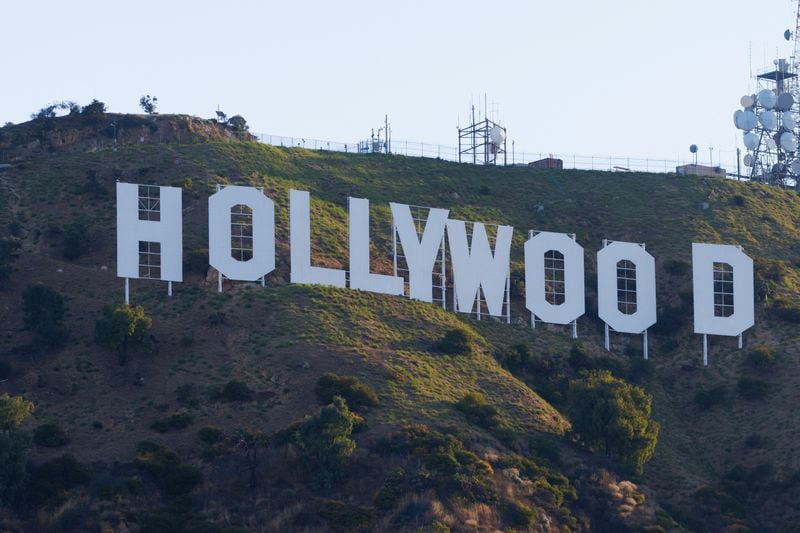 El debate sobre la inteligencia artificial en Hollywood se intensificó tras la huelga de guionistas y la preocupación por la automatización. (Foto: REUTERS/Mike Blake)