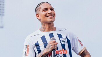 Presentación de Paolo Guerrero en