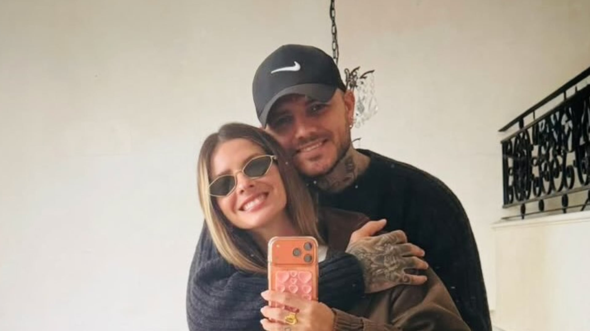 El futbolista y la actriz dejaron sola a la menor de las hijas con Wanda Nara para irse de inmediato a Miami, Estados Unidos (Instagram)
