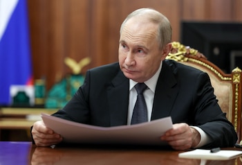 El presidente ruso Vladimir Putin. Rusia declaró ilegal criticar al ejército y sus operaciones militares en Ucrania poco después de que comenzara la guerra contra Ucrania. (Sputnik/Vyacheslav Prokofyev/REUTERS)