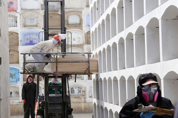 Entierro en un nicho de