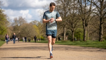 Entrenar por tiempo y no por kilómetros, la estrategia que recomiendan los expertos en running