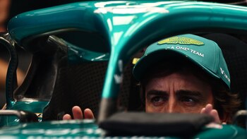 Alonso sufre una lesión muscular