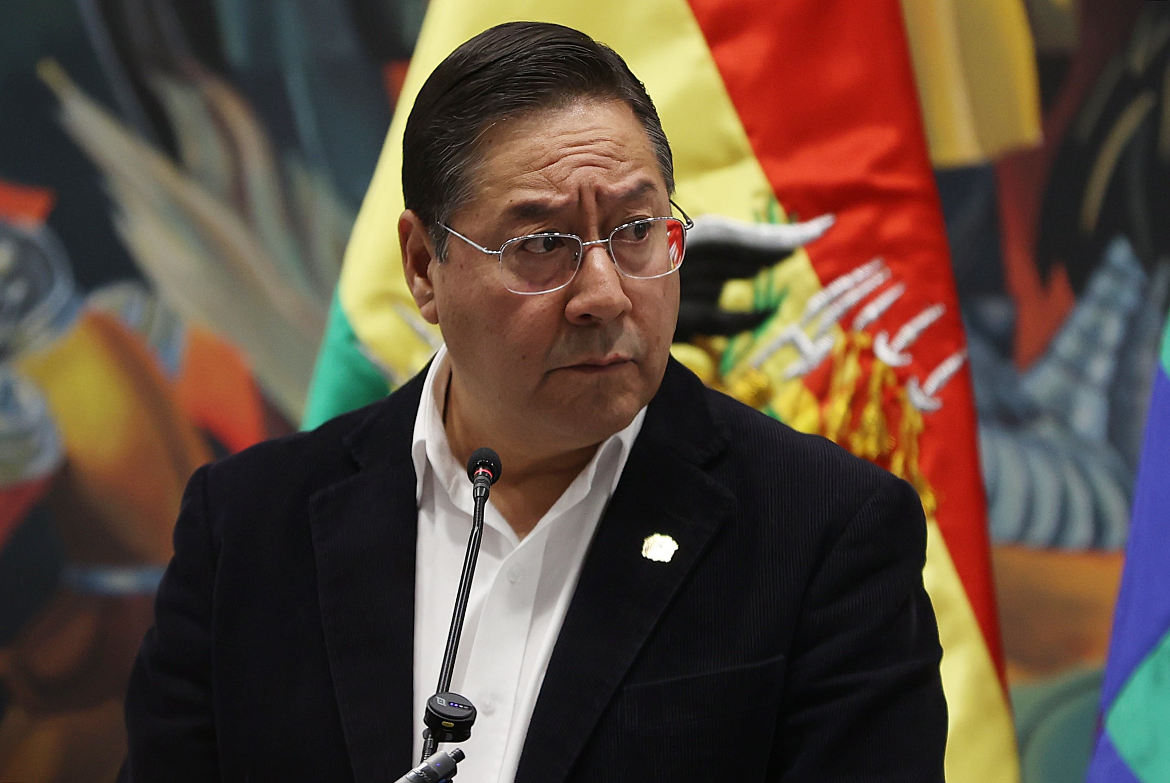 “Hace unos minutos se le tomó su declaración informativa al señor Luis Arce y, haciendo uso de su derecho constitucional y estando asistido por su defensa técnica, decidió acogerse al silencio”, señaló el fiscal general (EFE/Luis Gandarillas)