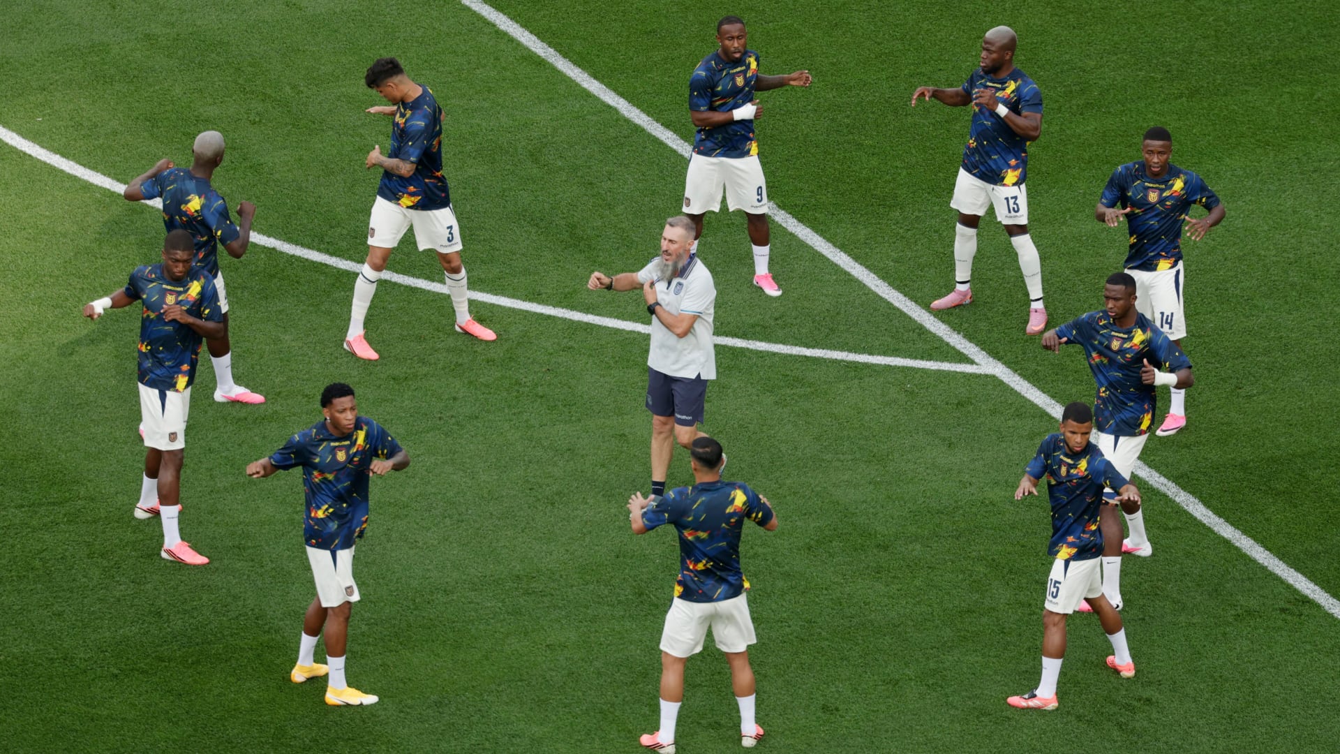 Calentamiento de la selección de Ecuador precio al choque con Costa de Marfil por el Mundial 2026 - Crédito: Reuters.