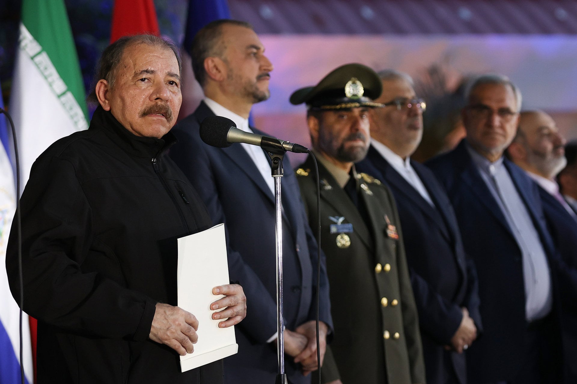 14/06/2023 Imagen de archivo del presidente de Nicaragua, Daniel Ortega, a la izquierda.POLITICA INTERNACIONAL-/Iranian Presidency/Dpa