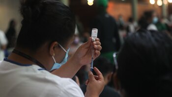 Vacunación en Edomex para personas