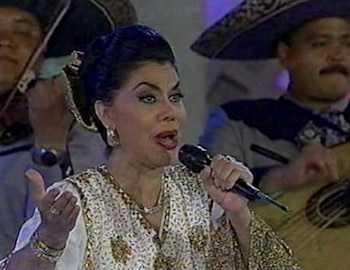 La cantante llegó a la