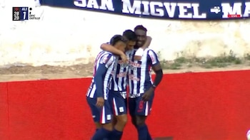 Golazo de Eryc Castillo con definición mano a mano en Alianza Lima vs ADT por Liga 1 2026