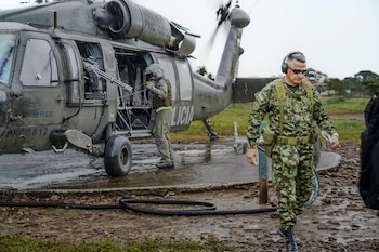 El mayor general Erik Rodríguez dispuso el despliegue de unidades especializadas del Ejército Nacional en la región del Magdalena Medio - crédito prensa Fuerzas Militares de Colombia