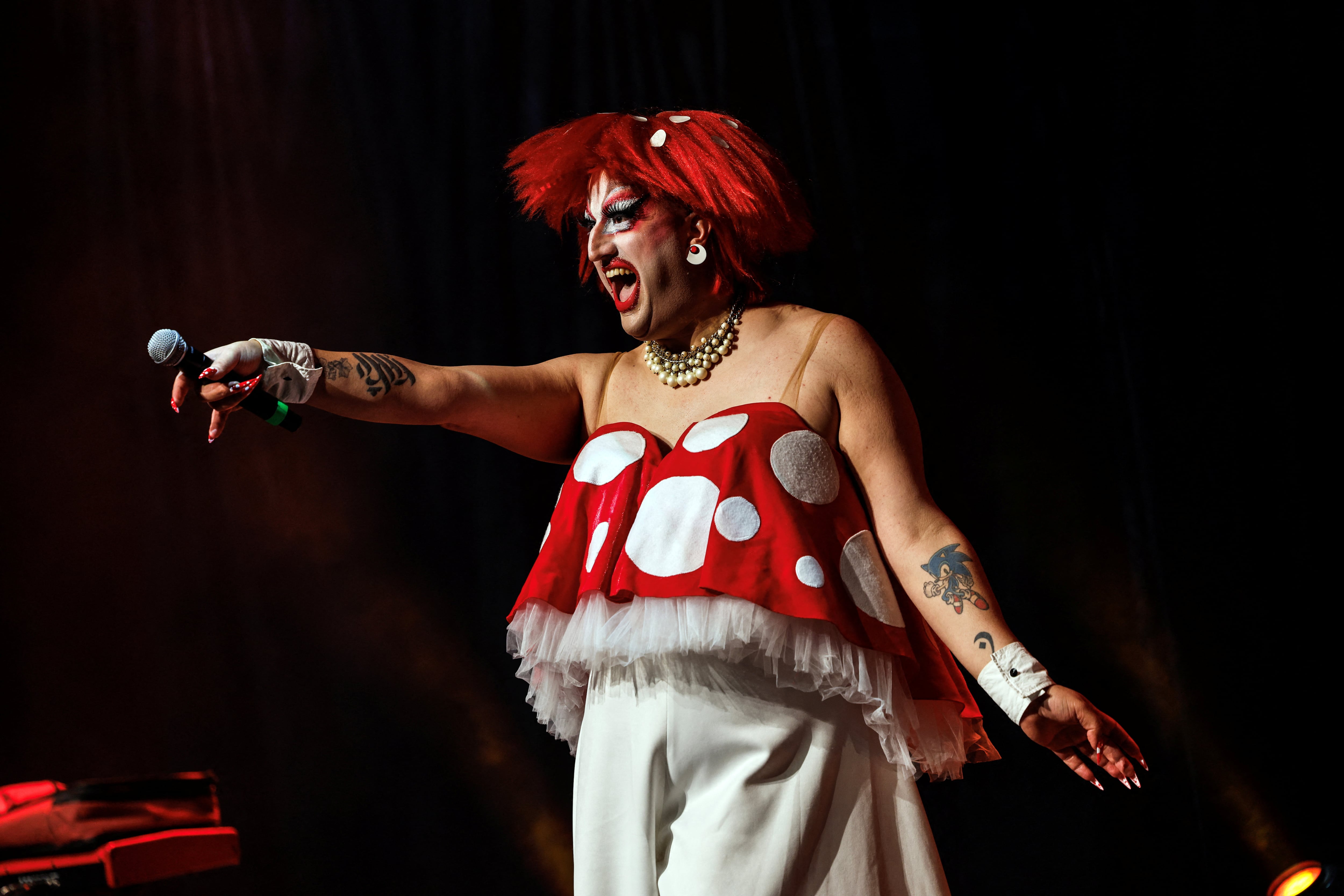 La comunidad LGBTQ+ y organizaciones especializadas critican el impacto negativo de la ley sobre la visibilidad, participación social y derechos de identidad de género en Ohio (REUTERS/Amir Cohen)