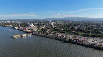 EEUU sanciona a cinco altos