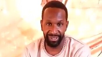 El dramático video de un periodista francés que fue secuestrado en Mali por un grupo yihadista leal a Al Qaeda