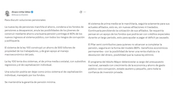 Álvaro Uribe defendió el sistema pensional de la Ley 100 de 1993, y aseguró que este permitió crecimiento económico - crédito @AlvaroUribeVel/X