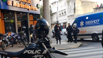 Entró a la farmacia de su exesposa y la mató a puñaladas en Rosario