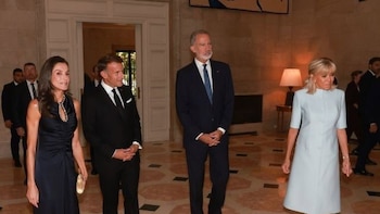Broche de oro: Los reyes Felipe VI y Letizia asisten a la recepción de los Macron en Madrid