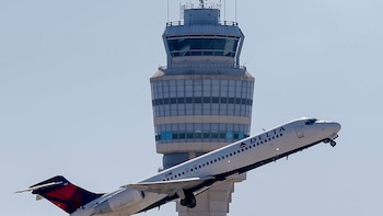 Delta Air Lines cancela de forma permanente tres rutas directas desde el aeropuerto JFK a destinos clave de Estados Unidos