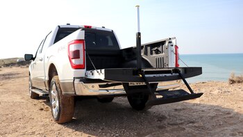 Una vez abierto, el portón