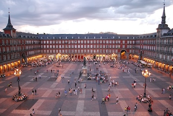 Plaza Mayor de Madrid. (Wikimedia/Sebastián Dubiel)