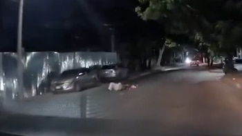 Las cámaras de un vehículo captan el atropello y la fuga en el oriente de El Salvador