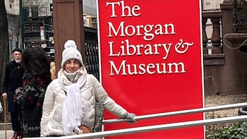 La entrada de la mansión,