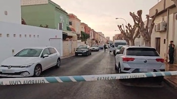 El móvil del supuesto asesino de un médico en su casa de Roquetas revela hasta 14 contactos con su presunto cómplice